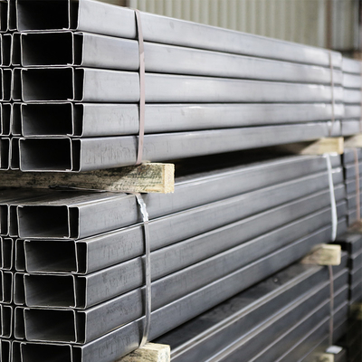 A36 Standar Galvanis C Channel Steel U Channel Ukuran Permukaan HDG