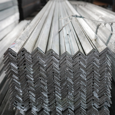 40 * 40mm Steel Slotted Angle Untuk Menara Transmisi Besi Galvanis