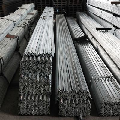 Hot Rolled Galvanized Angle Bar Profil Baja Lapisan Seng Dengan Grade AISI 6mm