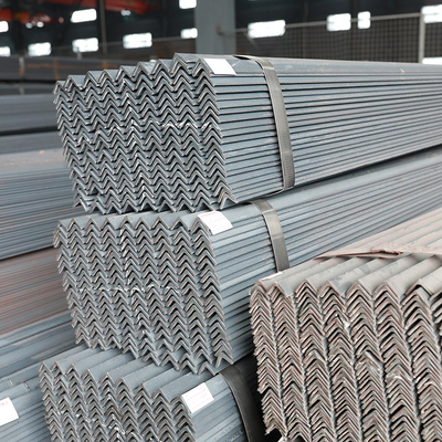 Hot Rolled Galvanized Angle Bar Profil Baja Lapisan Seng Dengan Grade AISI 6mm