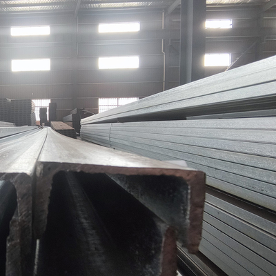 Hot Rolled Steel U Channel Baja Galvanis C Pengelasan Profil Untuk Bangunan